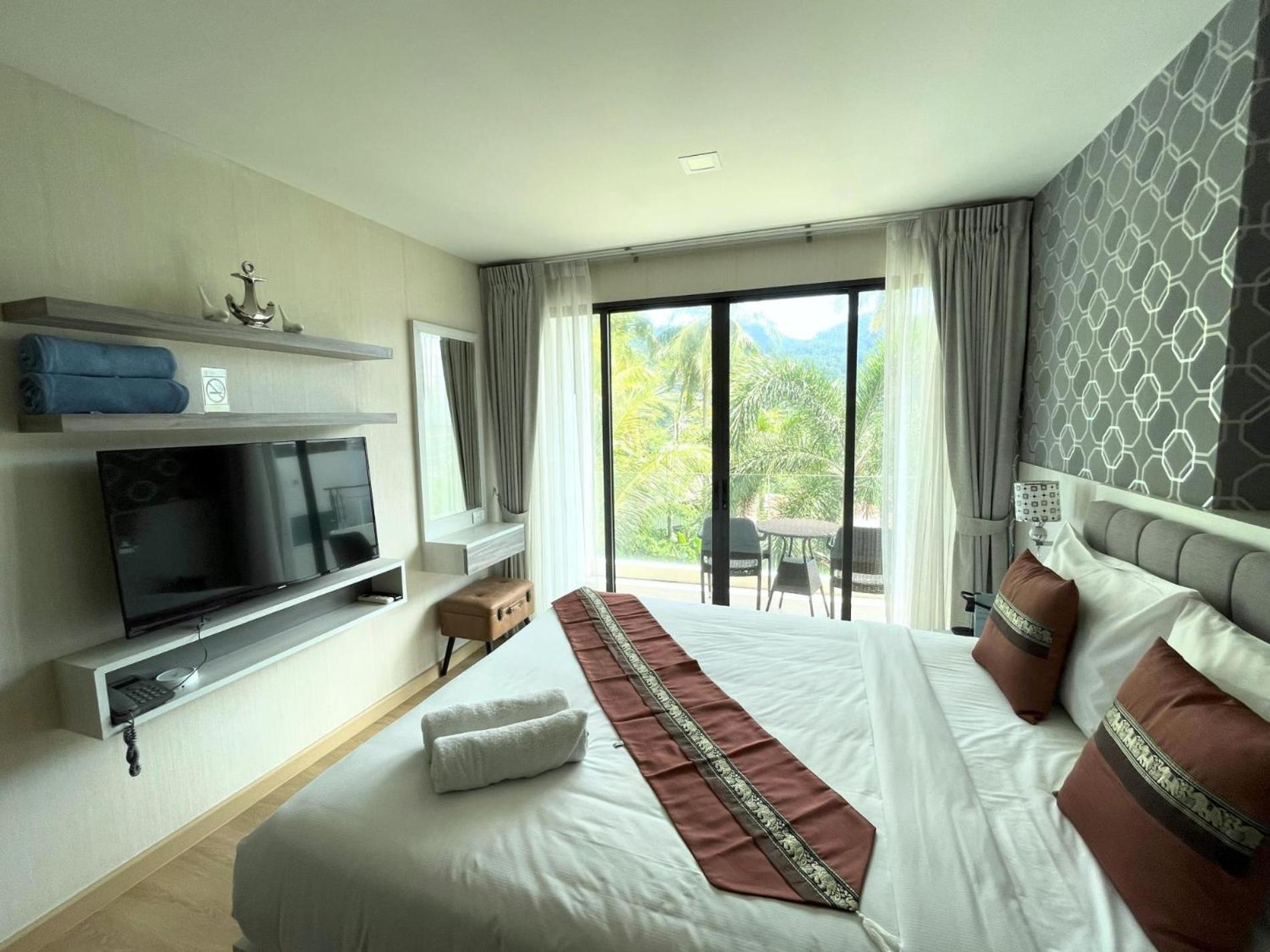 Cozy Splendid By Lofty Apartment Ban Kata